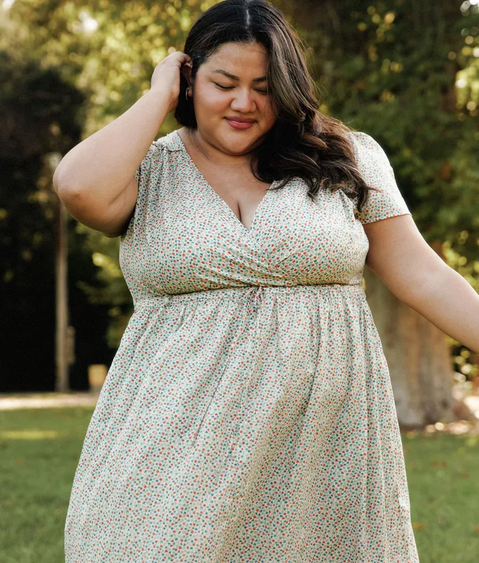 Extended Sizing Women The Dawn Dress Extended Calico Chamomile Christy Dawn Extended Sizing Women The Dawn Dress Extended Calico Chamomile Christy Dawn