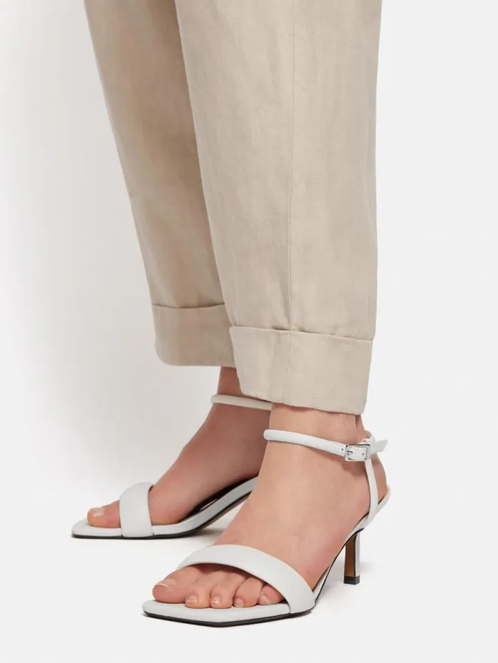 Iris Heel White Women Jigsaw Party