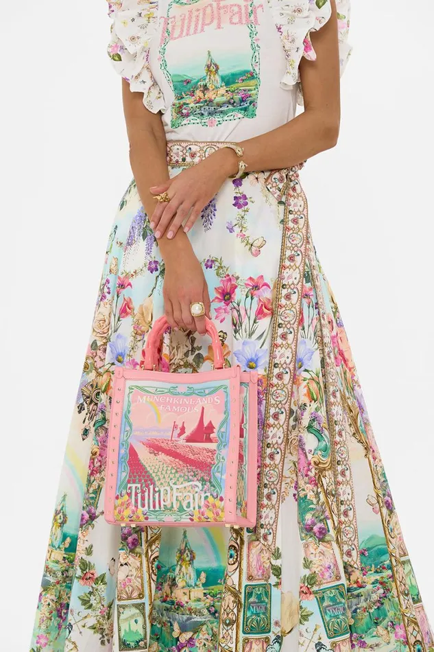 NORTH SOUTH TOTE MUNCHKINLAND Munchkinland WomensMens Camilla Bags