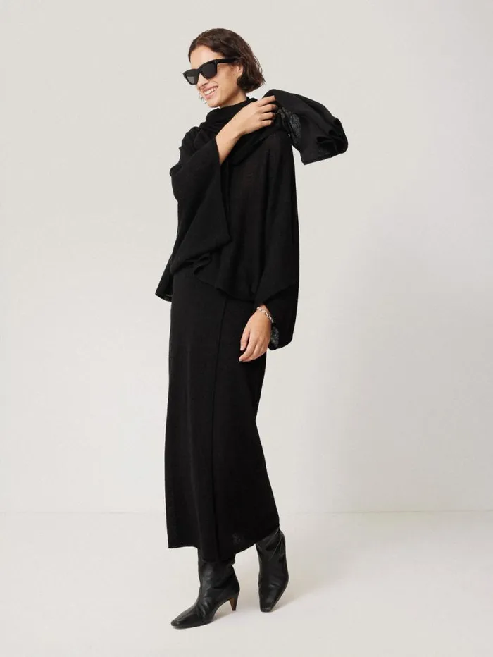 Soft Gauzy Knit Scarf Black Women Jigsaw Knitwear and Cashmere