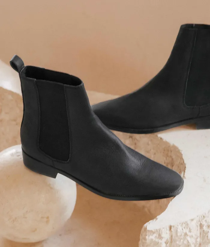 The Chelsea Boot Noir Leather Women Footwear Christy Dawn
