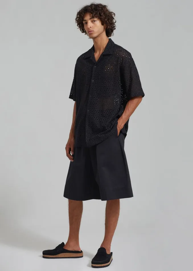 The Frankie Shop Adan Bermuda Shorts 8211 Black Shop Clothing