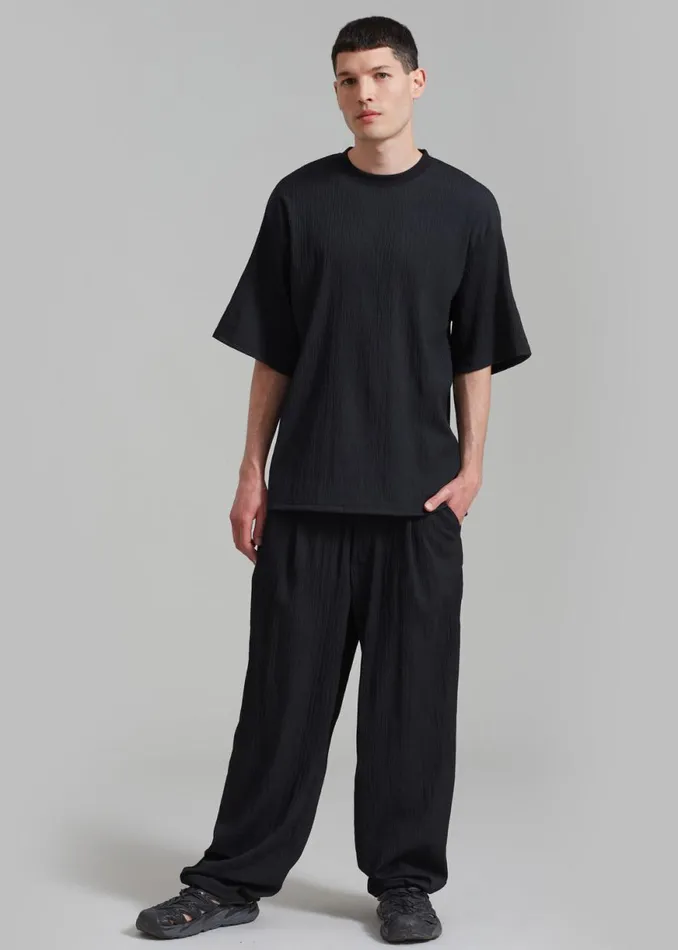 The Frankie Shop Eliott Crinkle Tee 8211 Black Shop Clothing