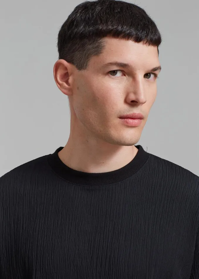 The Frankie Shop Eliott Crinkle Tee 8211 Black Shop Clothing