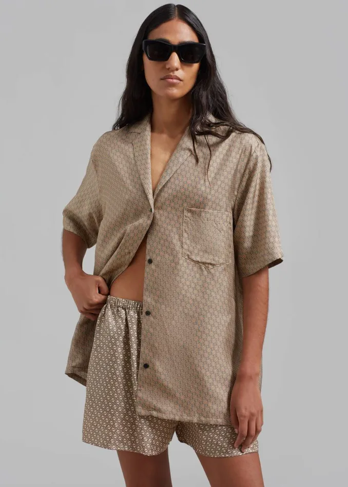 The Frankie Shop Esse Studios Linka Silk Shorts 8211 Crema Linka Print Shop Clothing