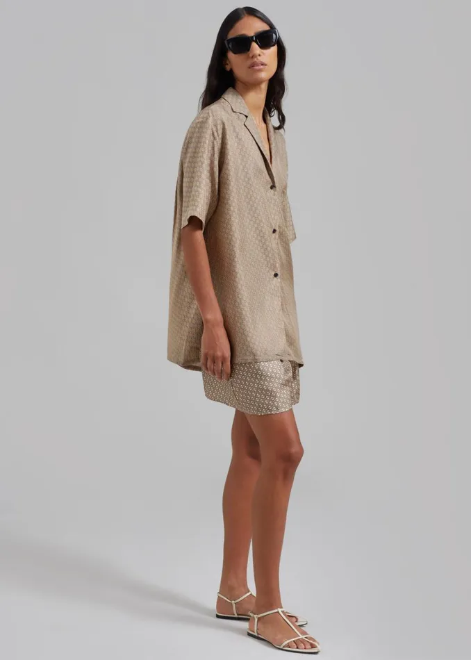 The Frankie Shop Esse Studios Linka Silk Shorts 8211 Crema Linka Print Shop Clothing