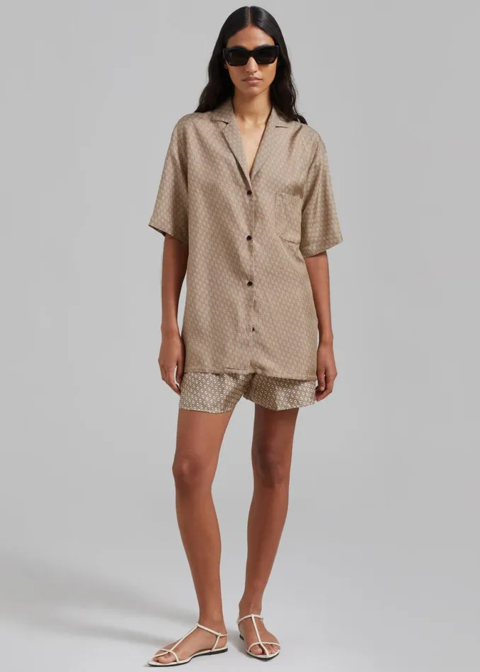 The Frankie Shop Esse Studios Linka Silk Shorts 8211 Crema Linka Print Shop Clothing