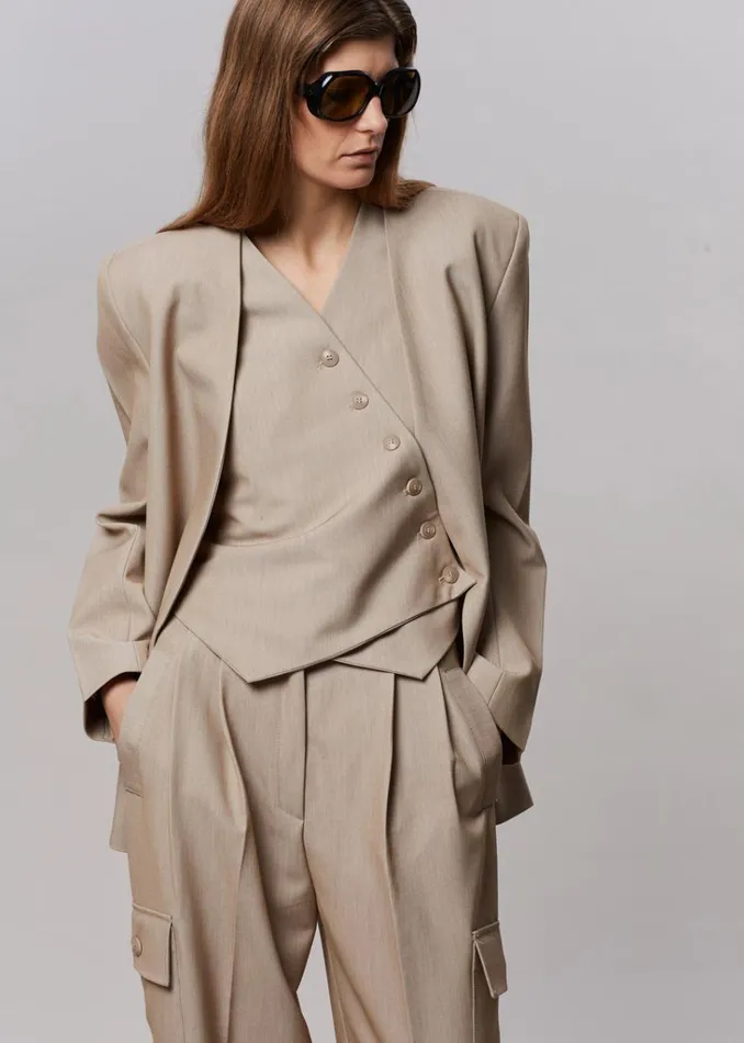 The Frankie Shop Maesa Cross Vest 8211 Taupe Melange Shop Outerwear