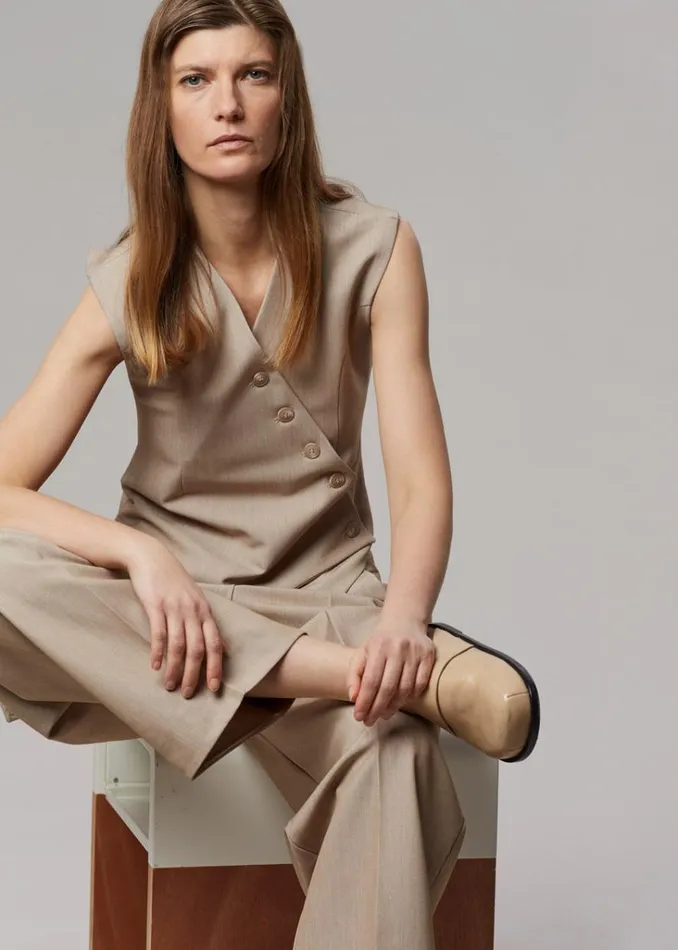 The Frankie Shop Maesa Cross Vest 8211 Taupe Melange Shop Outerwear