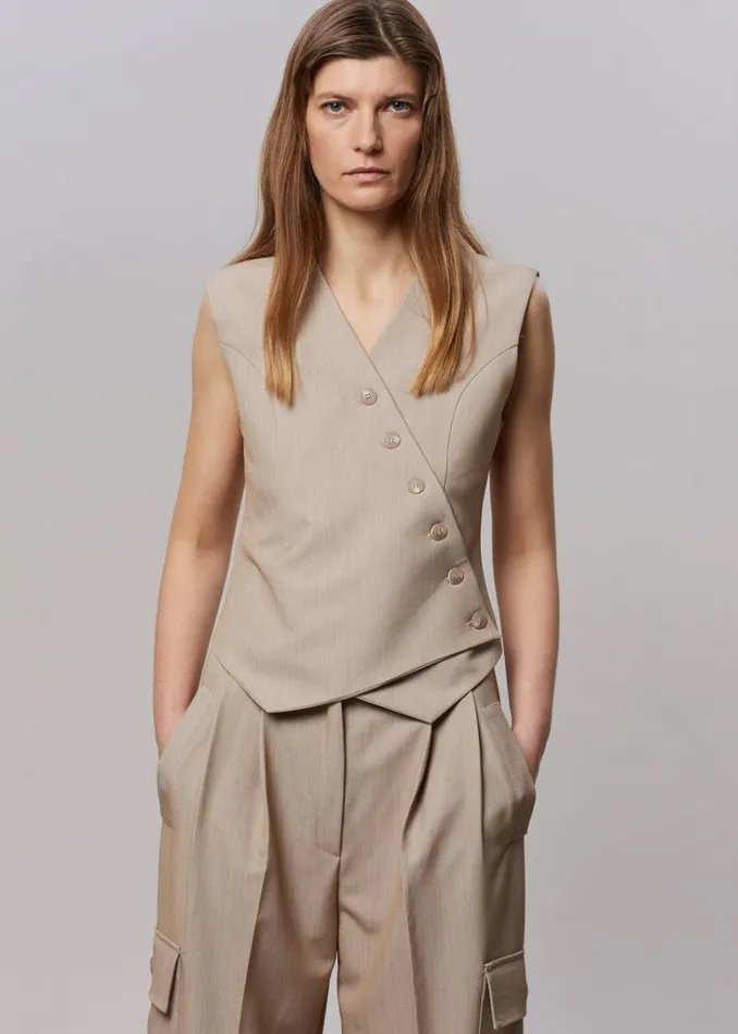 The Frankie Shop Maesa Cross Vest 8211 Taupe Melange Shop Outerwear
