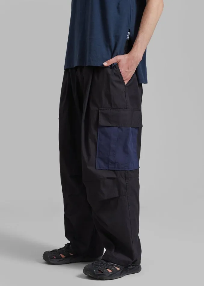 The Frankie Shop Stu Colorblock Cargo Pants 8211 Black Combo Shop Clothing