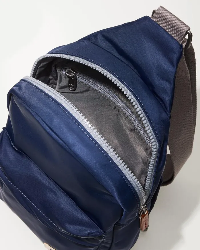 Tommy Bahama Luggage and Travel Willesden Midnight Sling Bag Midnight 8211 MenBeach and Home Tommy Bahama Luggage and Travel Willesden Midnight Sling Bag Midnight 8211 MenBeach and Home