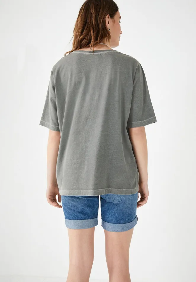 Tops and TShirts Women Hush Rainbow Star Oversized TShirt Washed Grey