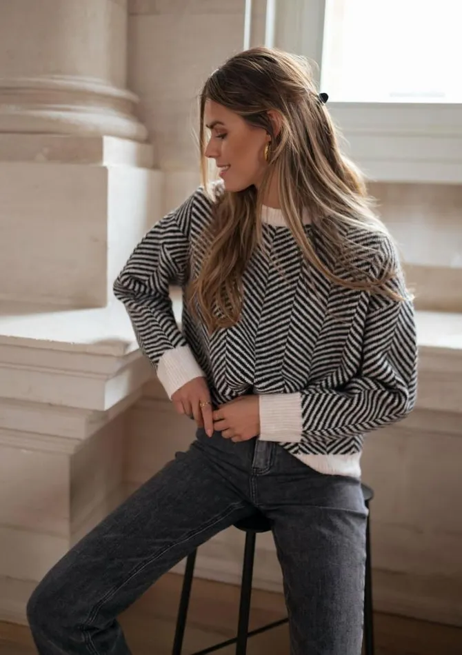 Women039s Clothing Sweaters Easy Clothes Black and Ecru Barry Sweater Women039s Clothing Sweaters Easy Clothes Black and Ecru Barry Sweater
