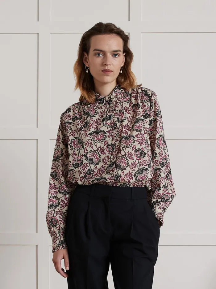 Women Clothing Cyrillus Pablo Piatti Amelia Print Shirt With Frilly Neckline Imp Amelia Violet