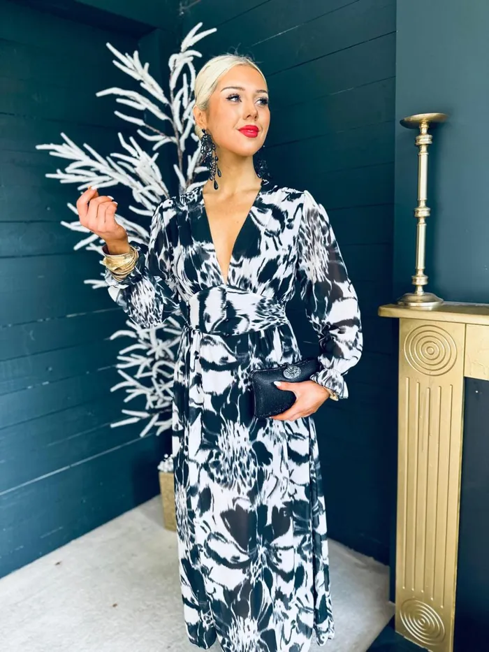 Women Day Dress Canella Lane Siobhan Banded Midi Dress Monochrome