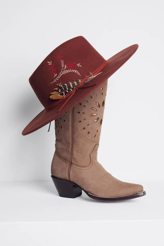 Women Hats Johnny Was HUMMINGBIRD FEATHER HAT Rust Women Hats Johnny Was HUMMINGBIRD FEATHER HAT Rust