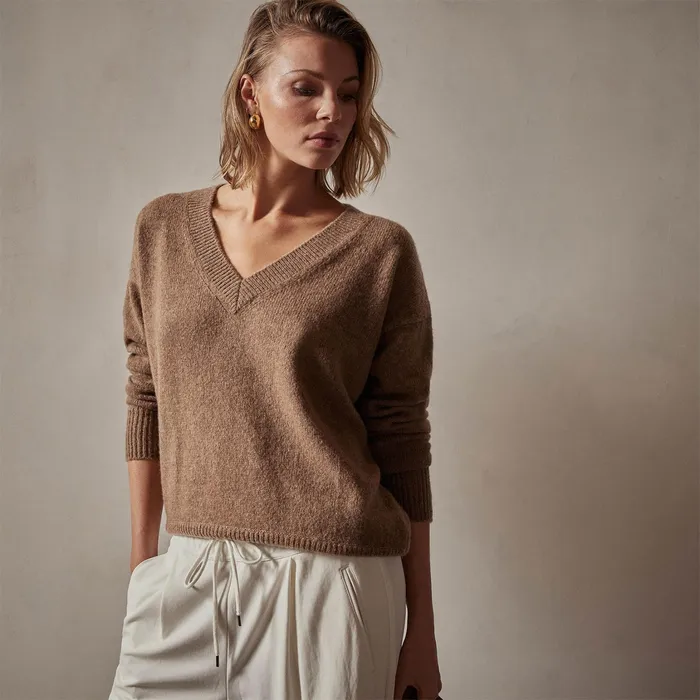WOMEN James Perse SWEATERS Lightweight Cashmere V Neck Sweater Chestnut