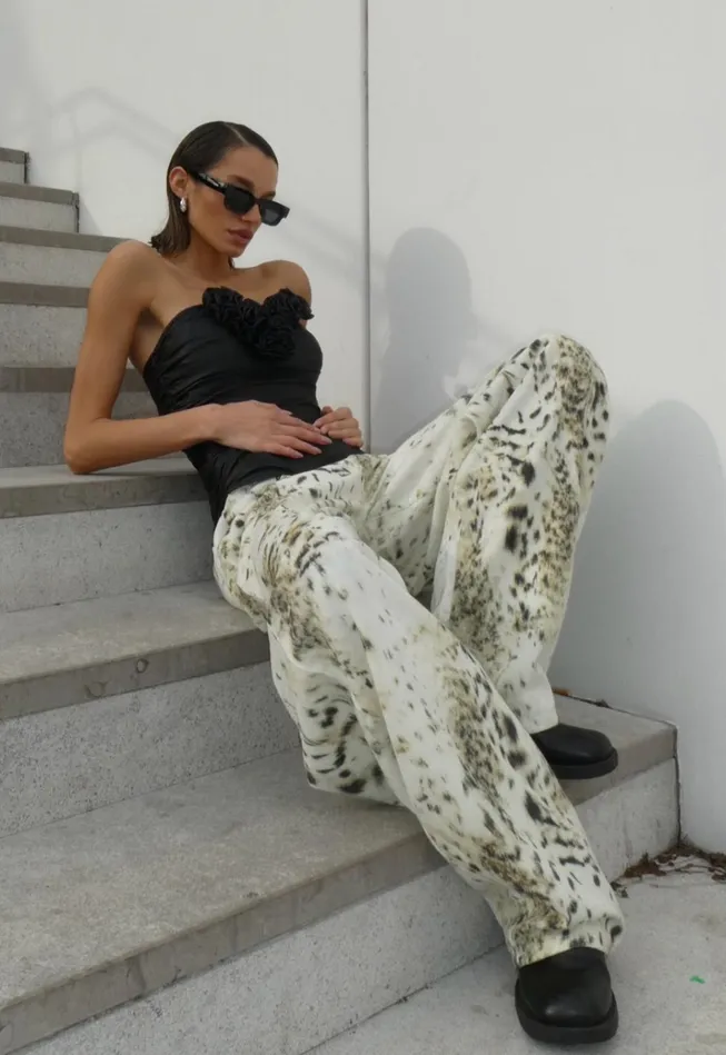 Women Lioness Fashion Pants HORSESHOE JEAN Snow Leopard Women Lioness Fashion Pants HORSESHOE JEAN Snow Leopard