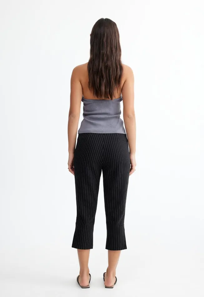 Women Lioness Fashion Pants LEO CAPRI Onyx Pinstripe Women Lioness Fashion Pants LEO CAPRI Onyx Pinstripe