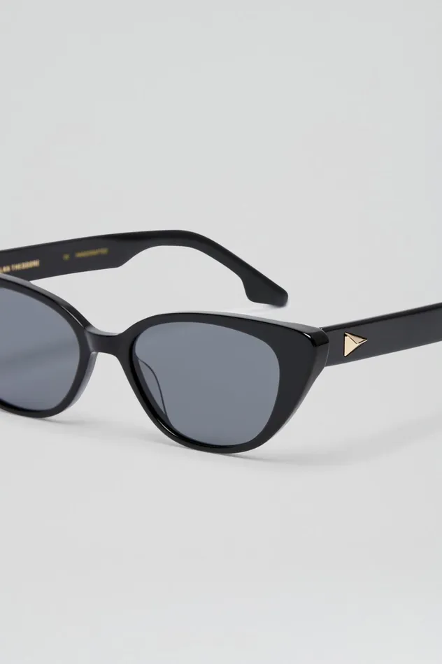 Women Scanlan Theodore Eyewear ST FELINE OVAL SUNGLASSES Black Women Scanlan Theodore Eyewear ST FELINE OVAL SUNGLASSES Black
