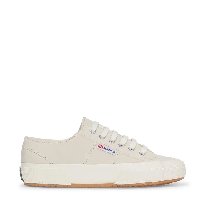 Women Unisex 2750 OG SUEDE Low Cut WHITE MILKFAVORIO Superga Low Cut